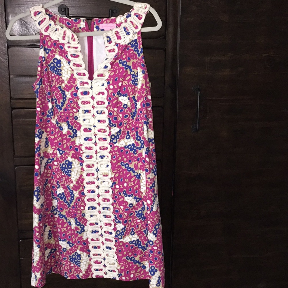 Adorable Lilly Pulitzer shift dress